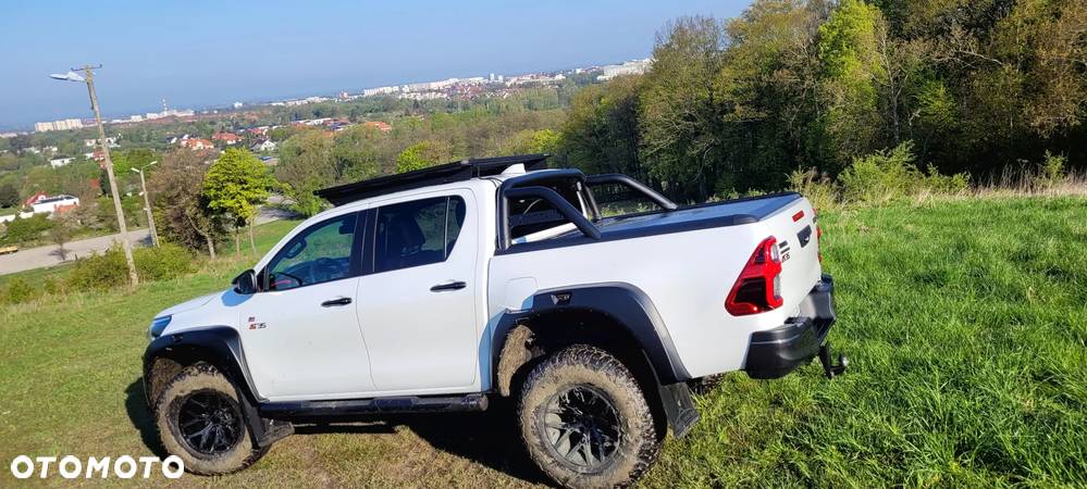 Toyota Hilux 2.8 D-4D Double Cab SR5 4x4 - 24