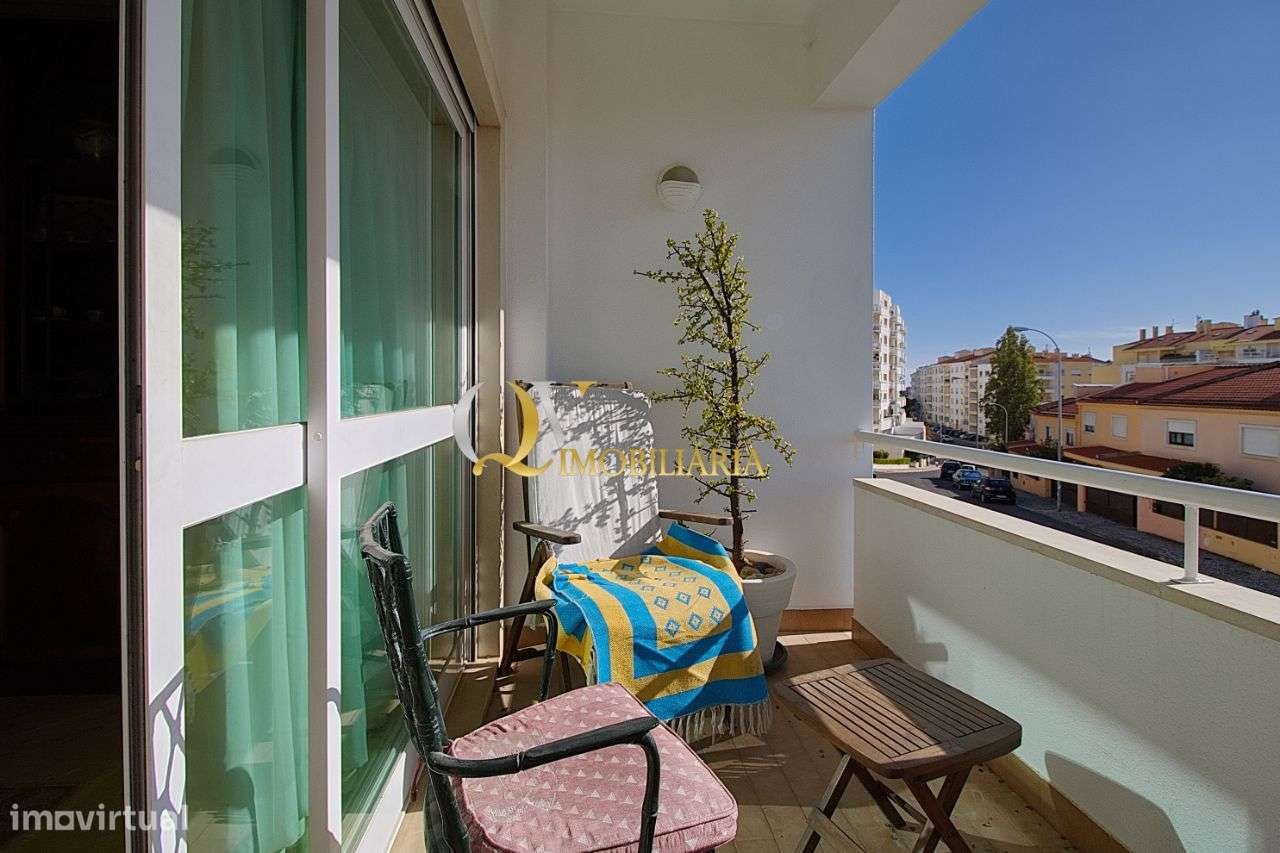 Excelente Moradia V4 para venda sita nos Jardins da Parede-16