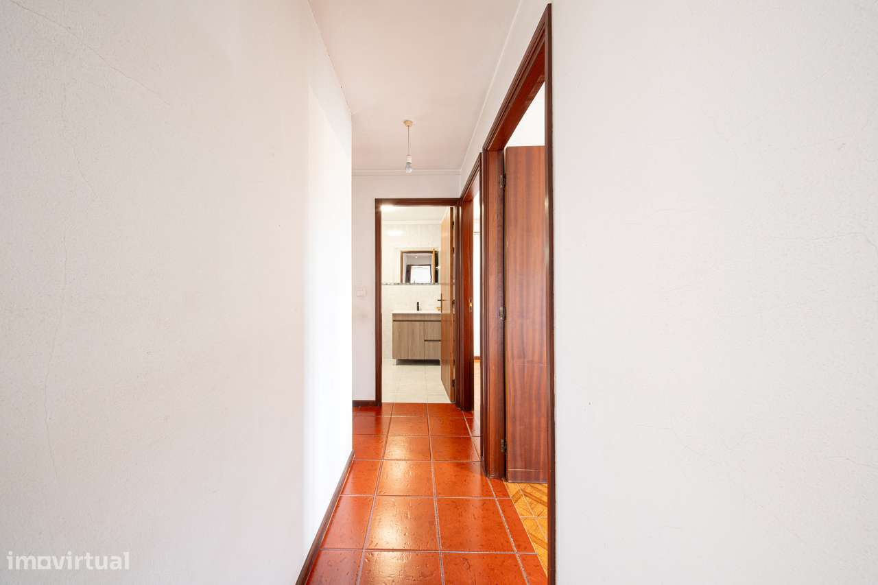 MORADIA T2 COM VISTAS PANORÂMICAS NO MARCO DE CANAVESES-12