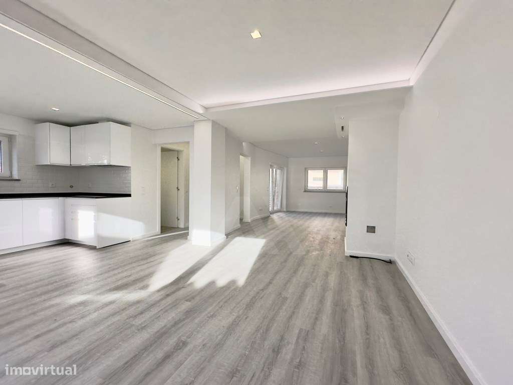 Moradia T3 Totalmente Renovada em Alcabideche - Grande imagem: 4/31