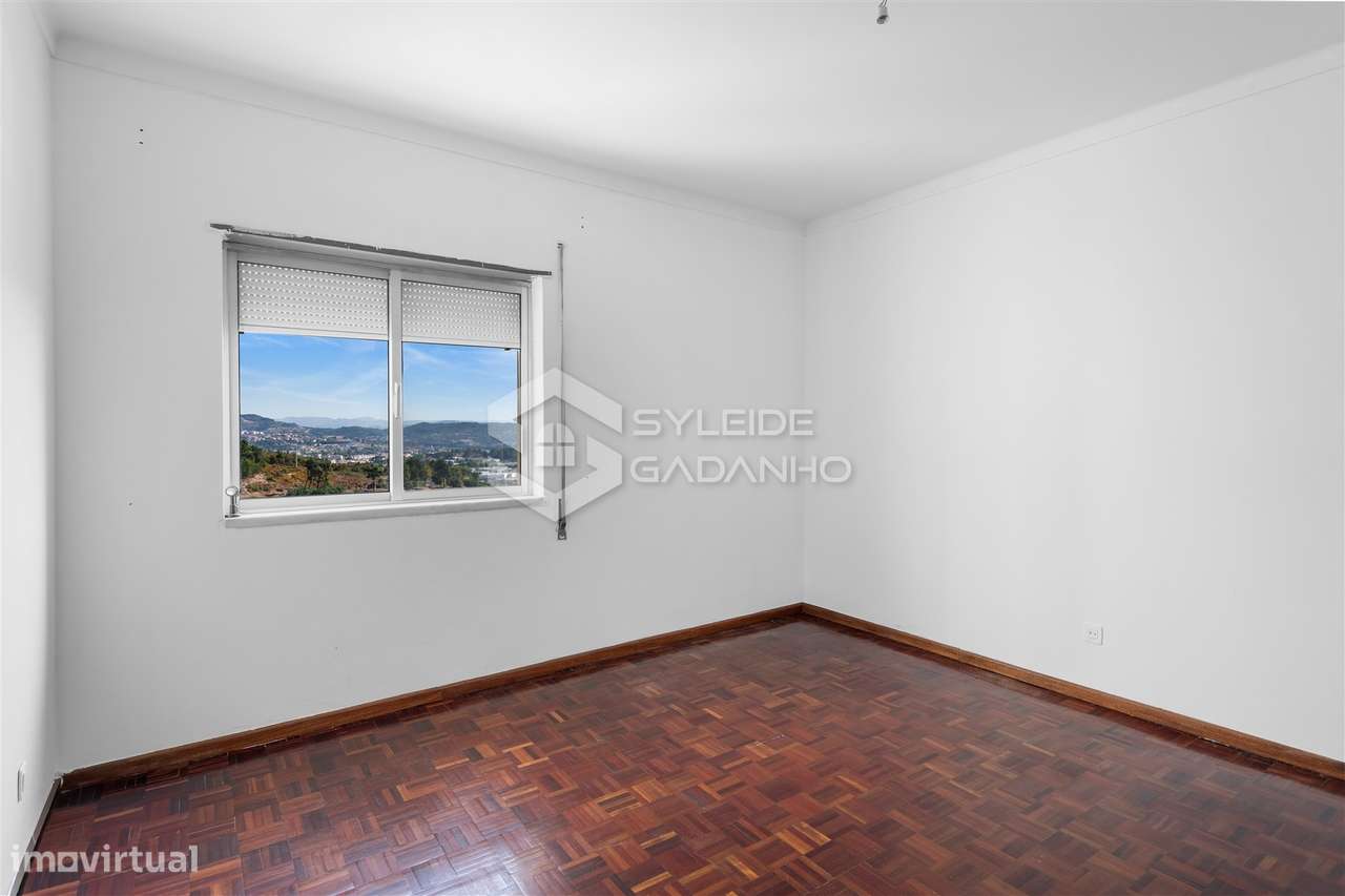 Apartamento T4 para VENDA na Calçada das Poldras, zona baixa da Covilh-24