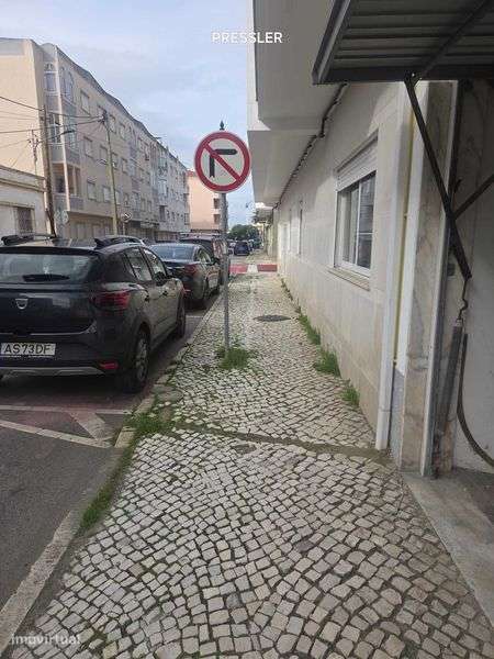 Pinhal Novo - Venda de Garagem coberta e fechada na Rua Vasco da Gama. - Grande imagem: 4/7