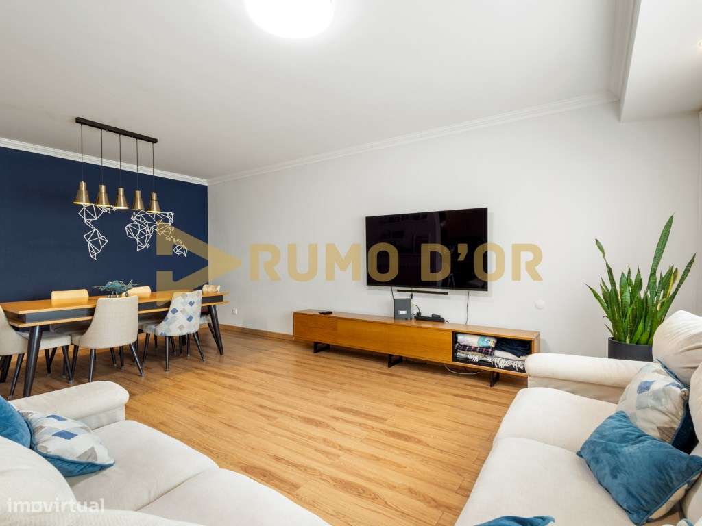 Exclusivo T3 em Condomínio Privado no Carregado com Terraço, Varand...-5