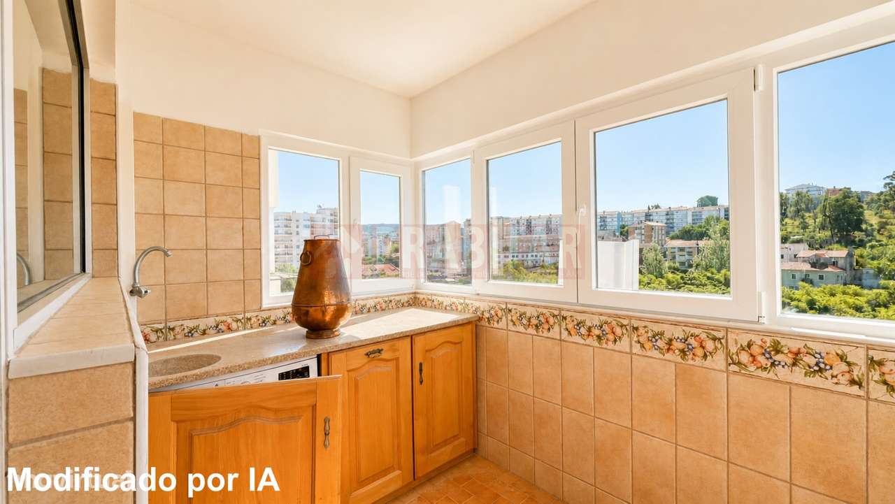 Apartamento T4 com garagem na Quinta D. João-6