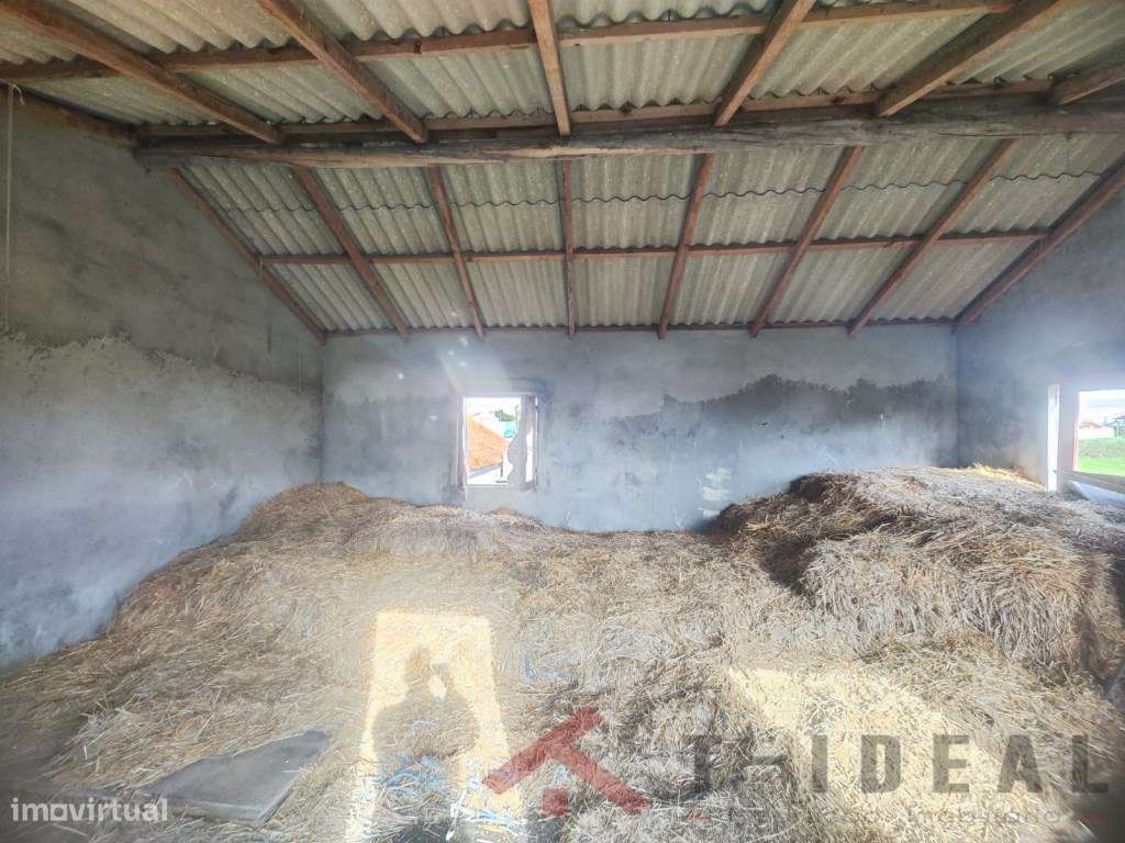 Conjunto de Moradias e Anexos com Vista de Mar-13