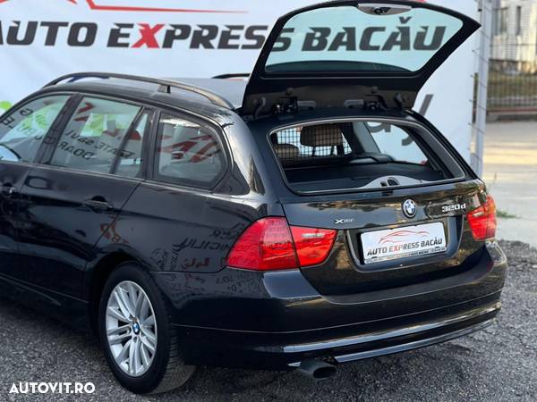 BMW Seria 3 320d xDrive DPF Touring Aut. - 17