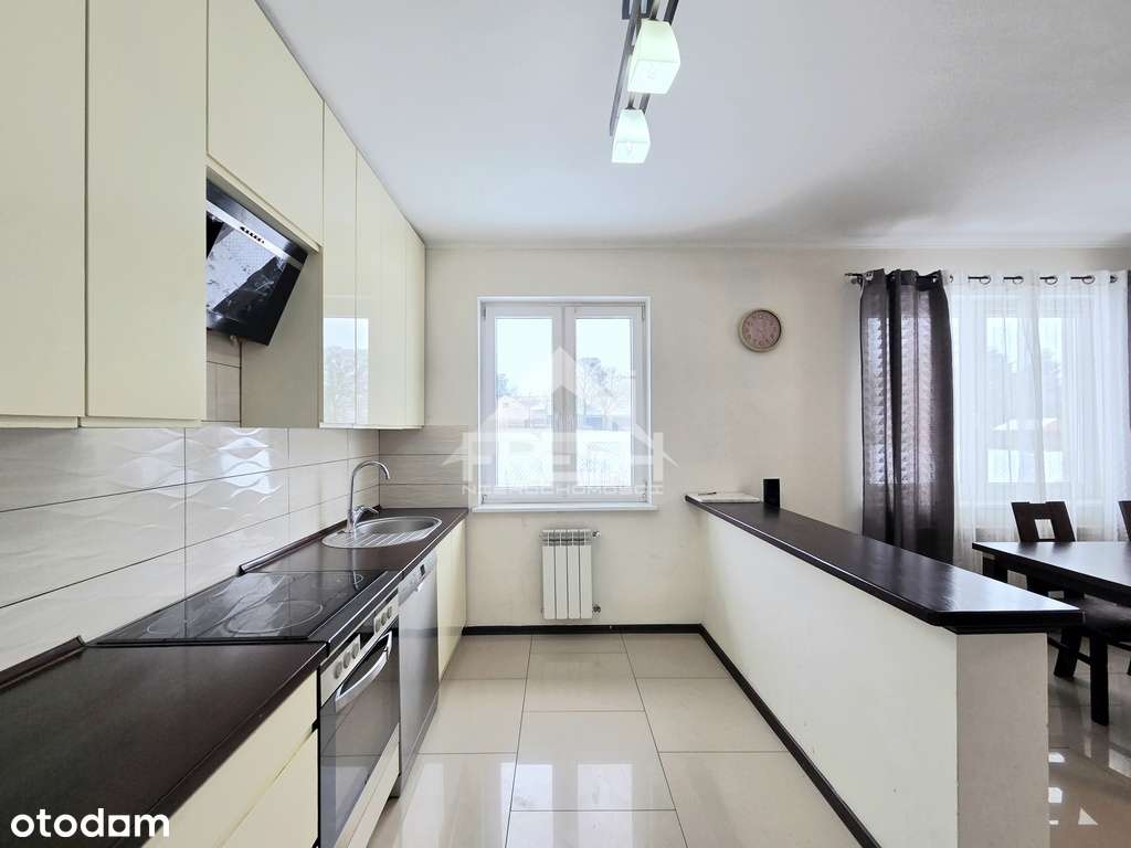 Dom w Bladowie z dużym ogrodem i tarasem-7