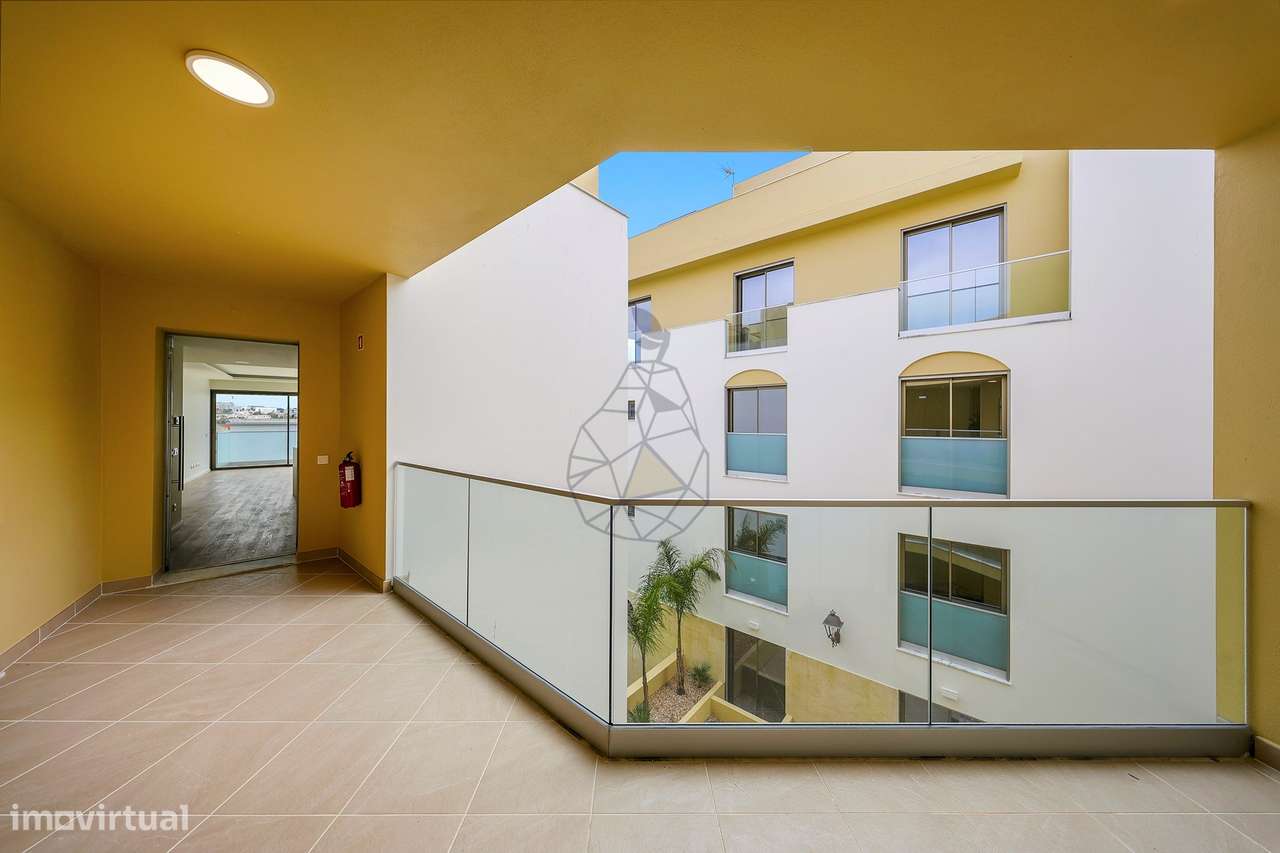 Apartamento T2 Duplex com 2 lugares de estacionamento em Alvor-42