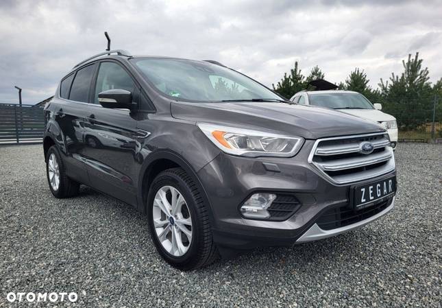 Ford Kuga - 1