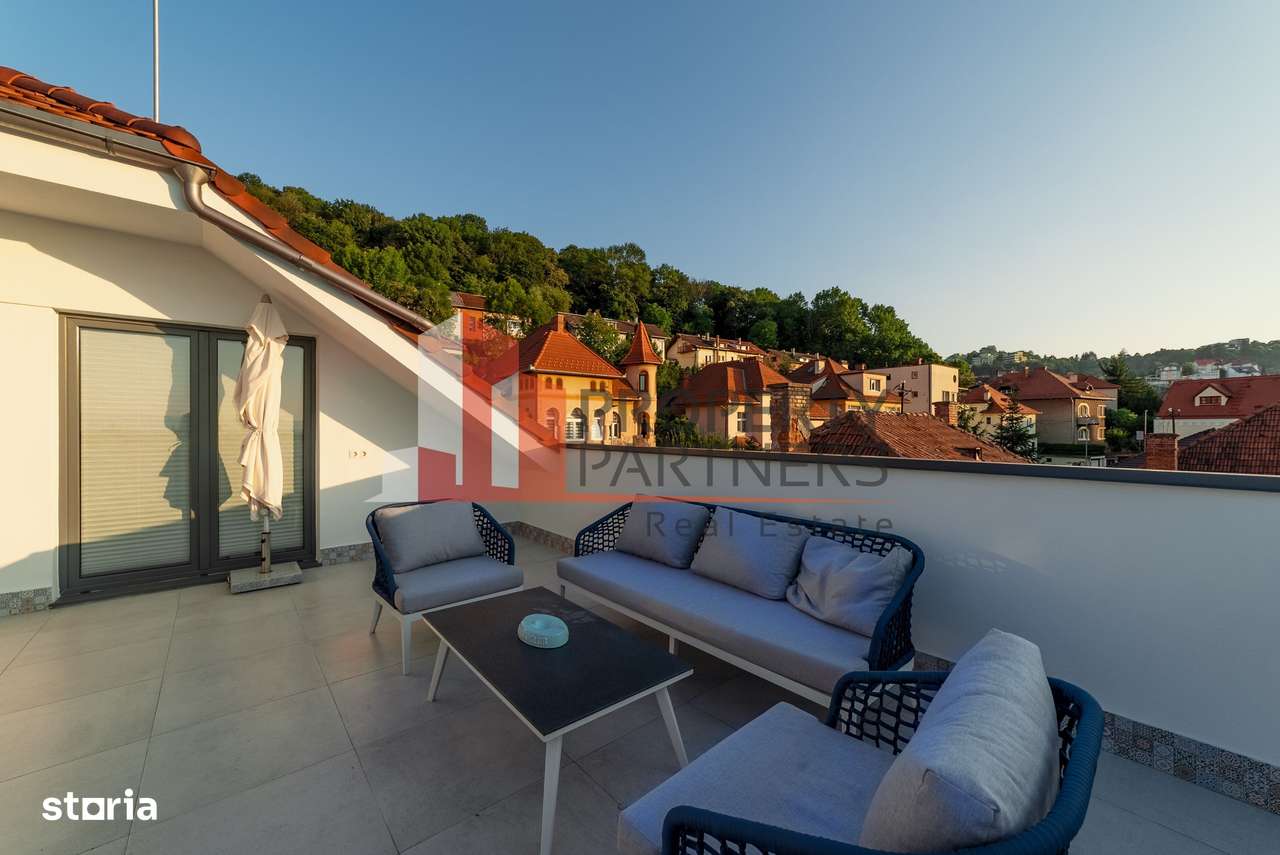 Apartament Duplex Elegant cu Terasă Panoramică – Dealul Cetății, Brașo-0