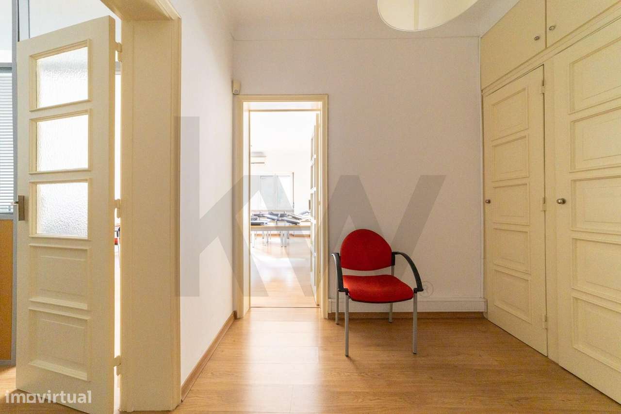 Apartamento T1 na Av. Infante Santo-Lapa-8