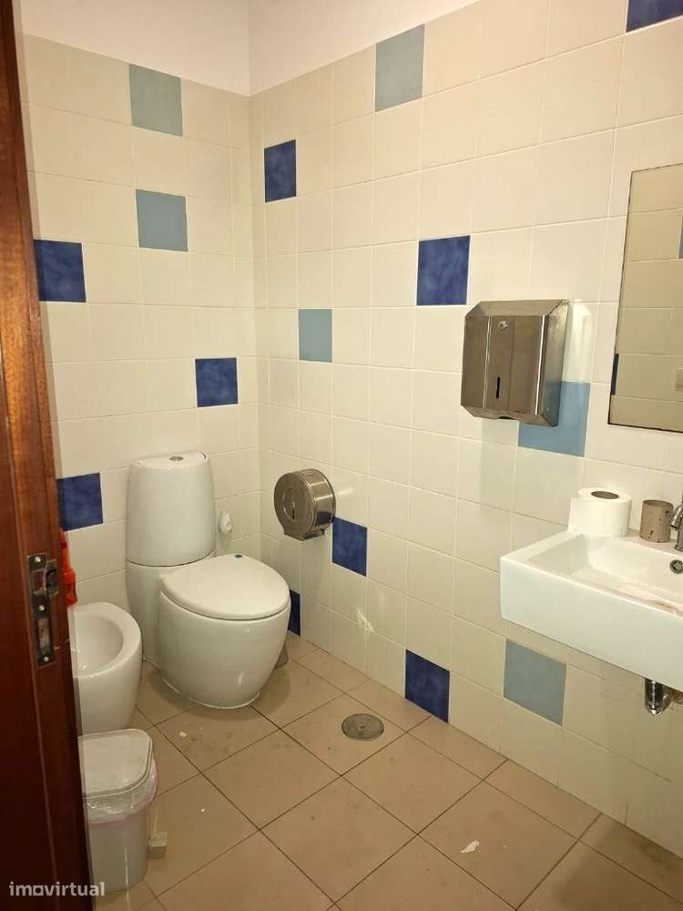 Armazém/Pavilhão com Ótima Localização na Póvoa de Lanhoso - Grande imagem: 2/2