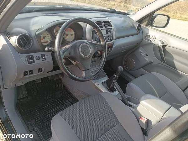 Toyota RAV4 2.0 VVT-i 4x4 - 9