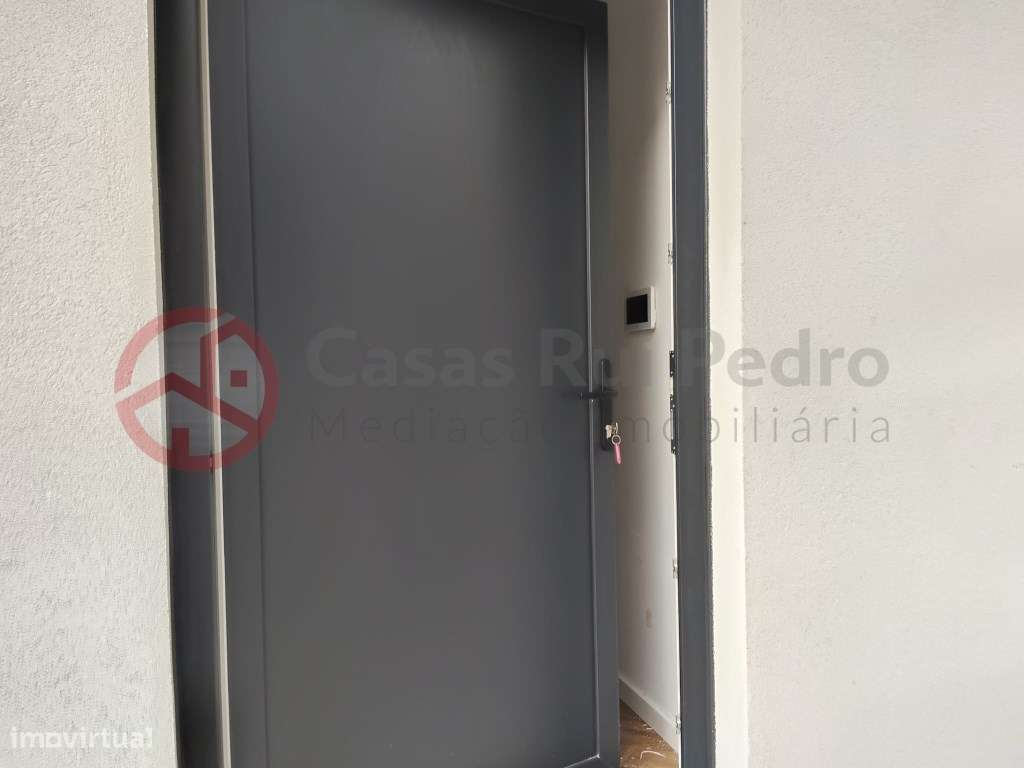 Moradia T3 Totalmente Reconstruída no Centro de Almada - Grande imagem: 4/44