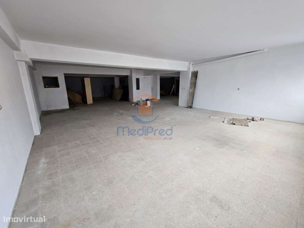 Armazém com 573 m2 (2 pisos) | Ramada, Odivelas - Grande imagem: 2/10