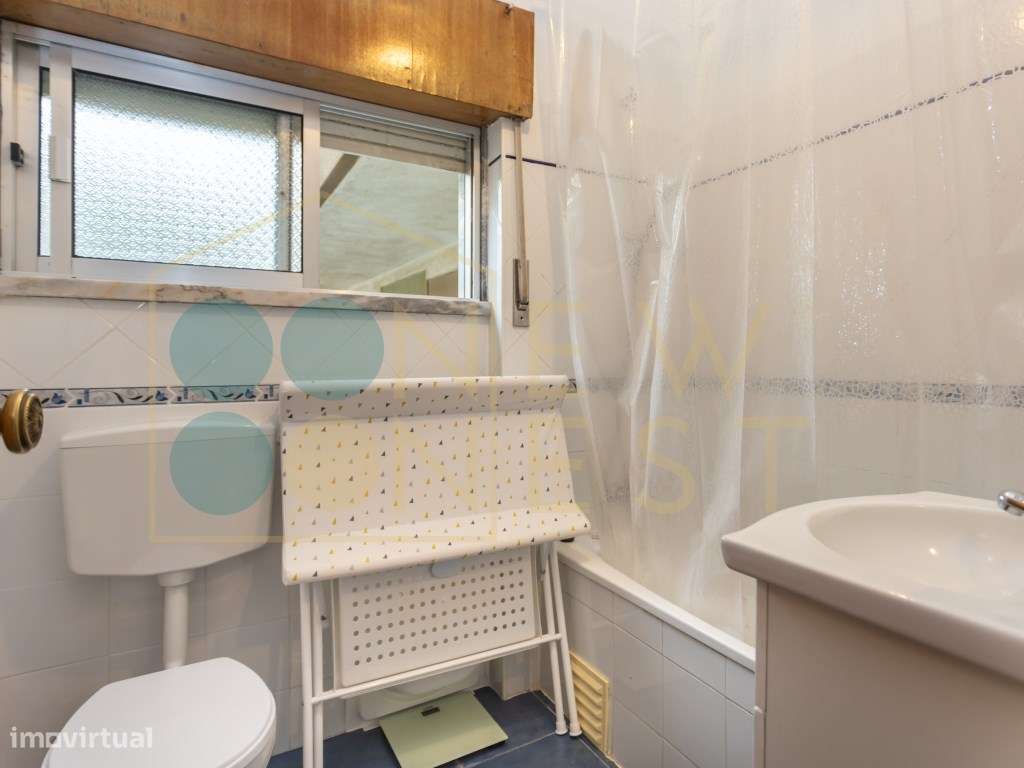 Apartamento T2 Rua Abel Salazar com 4 marquises - Hospital | Setúbal-8