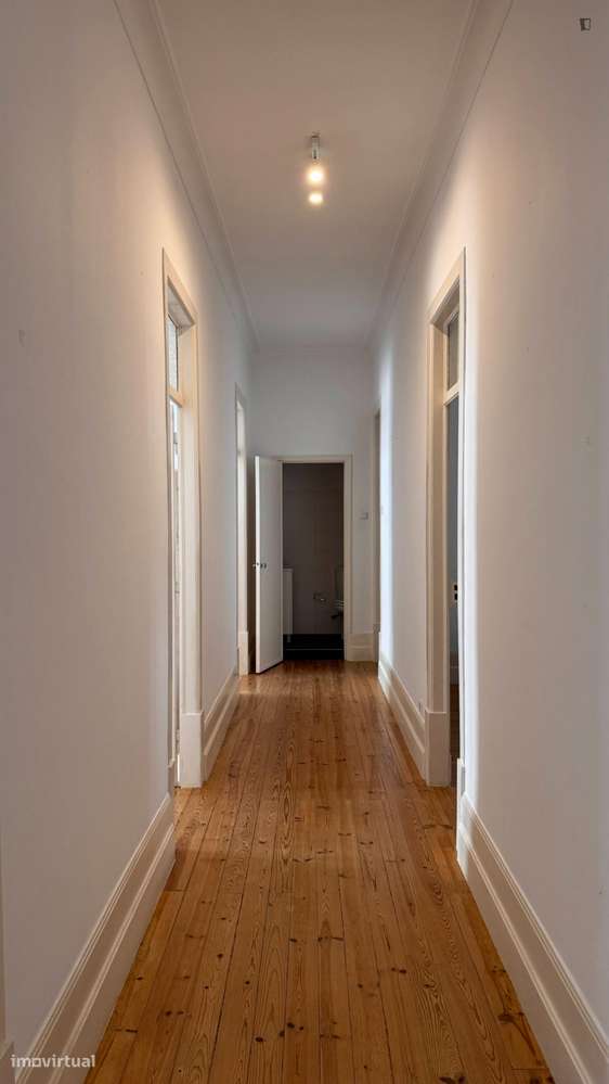 Quarto - localizado em Montes Claros Coimbra - Grande imagem: 2/7