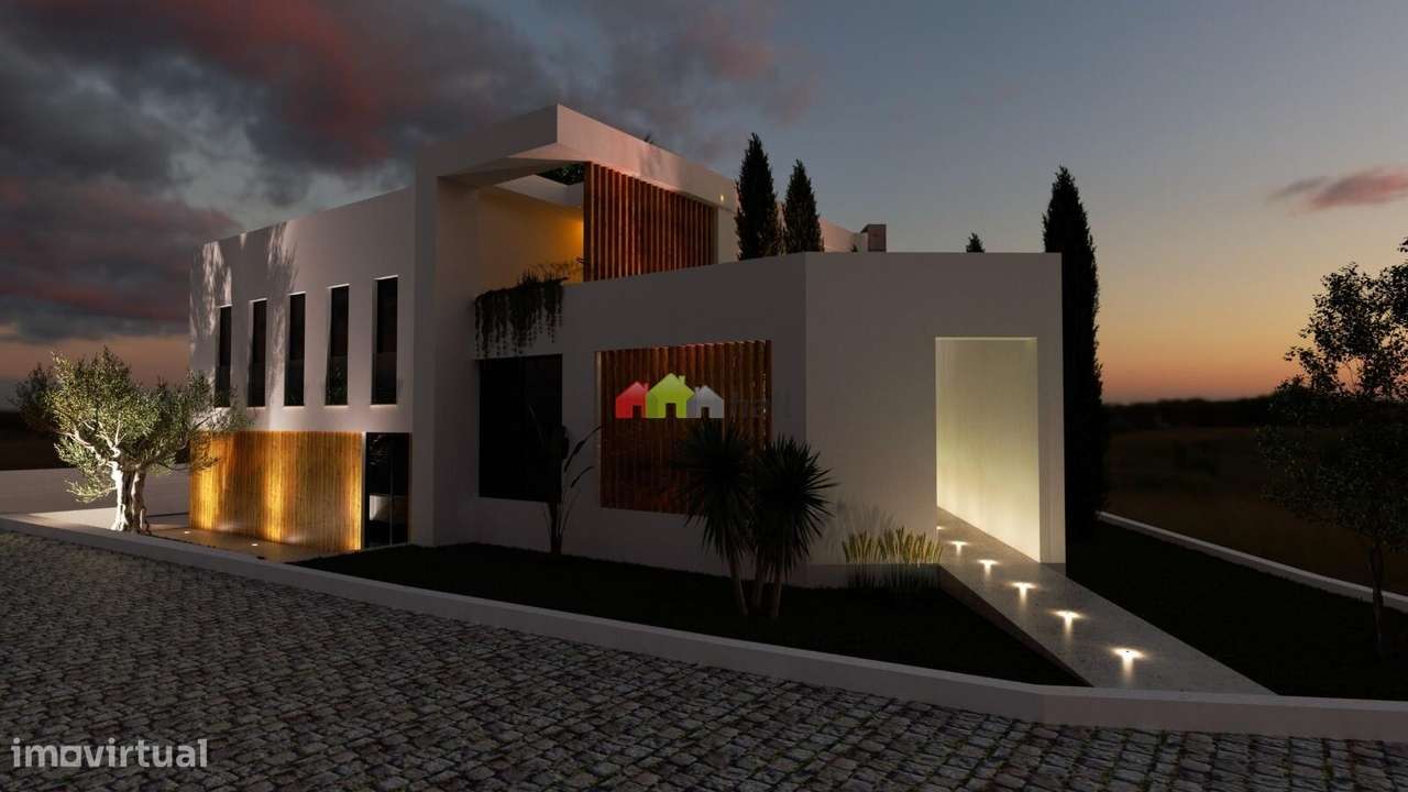 Moradia T4 com piscina e 4 suites, em Azeitão - Grande imagem: 2/9