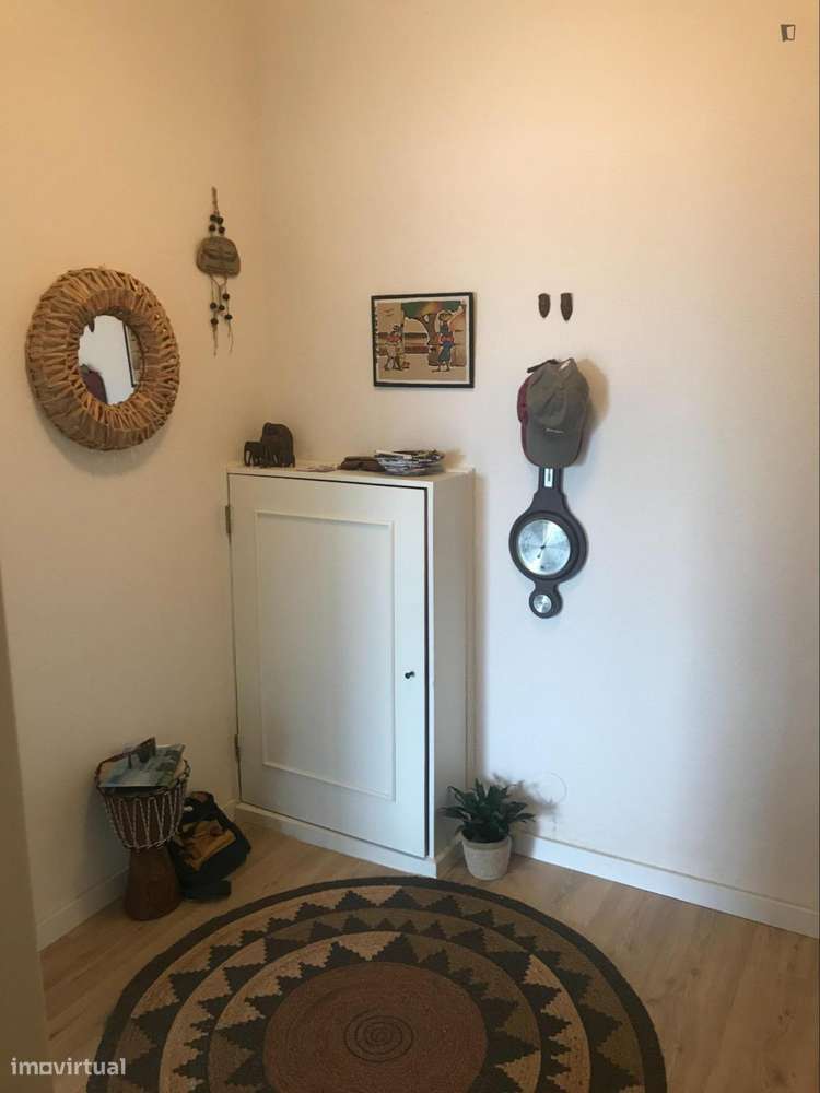 Quarto - localizado em Matosinhos Porto - Grande imagem: 3/6