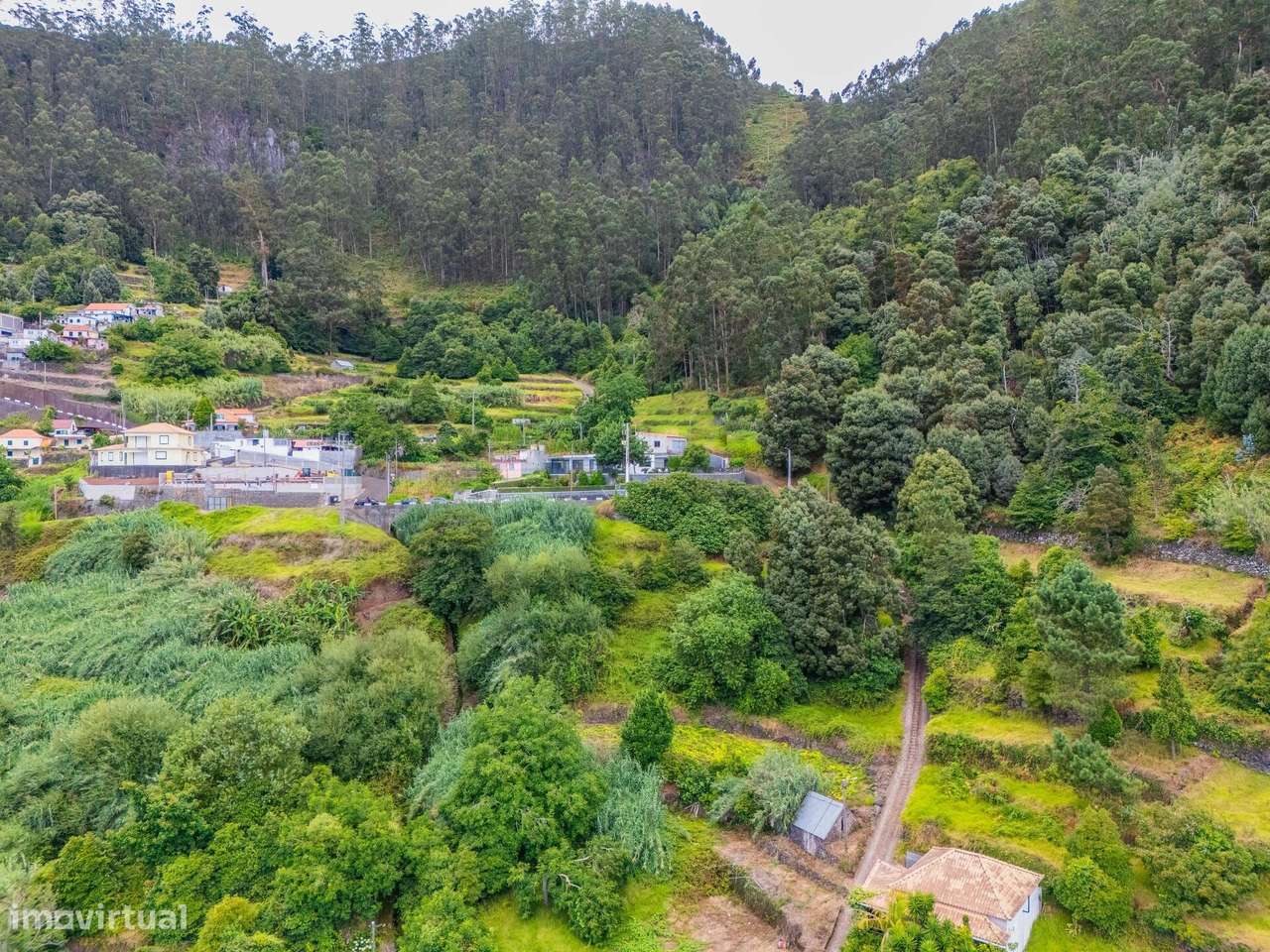 Terreno 1300,23m2 | Arco da Calheta | Construção-12