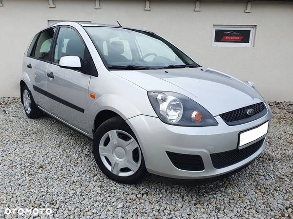 Ford Fiesta 1.3 Ambiente - 2