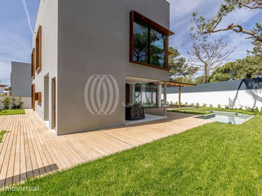 Moradia T4 com jardim e piscina no Estoril - Grande imagem: 5/52