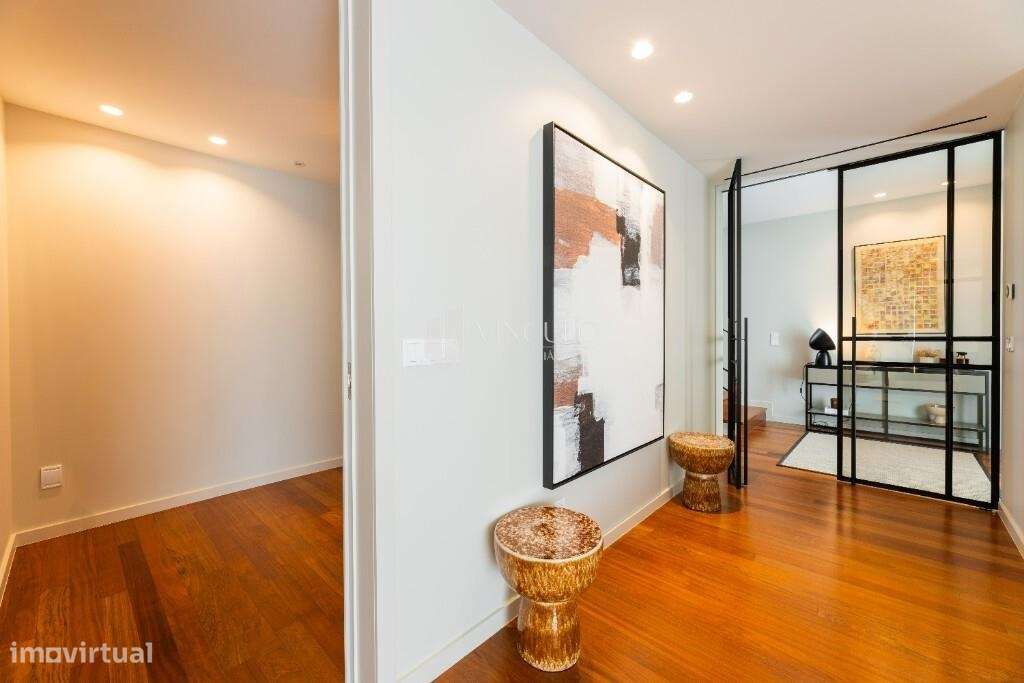 Moradia T4 em zona privilegiada de Nogueiró – conforto, elegância e vi - Grande imagem: 2/22