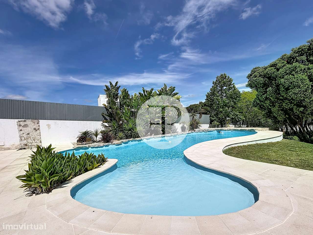 Moradia T4 contemporânea | Piscina e jardim 1.716 m² | Nadadouro-41