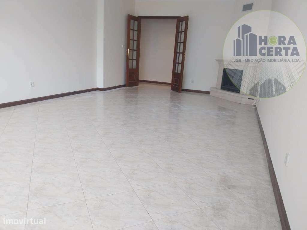 Apartamento T2 c/parqueamento em Algueirão- Mem Martins!-5