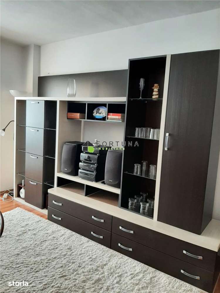 De vanzare apartament cu 2 camere decomandate in Racadau-0