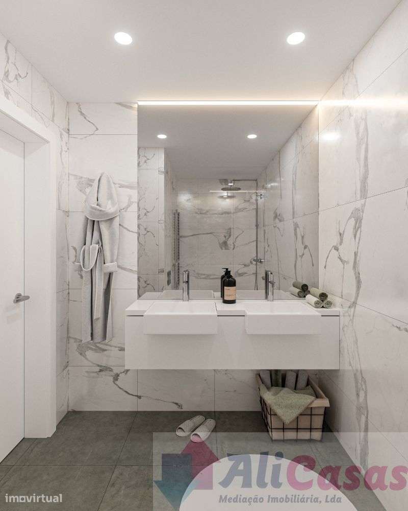 Excelente T2 C/ Terraço e Vista Rio-3