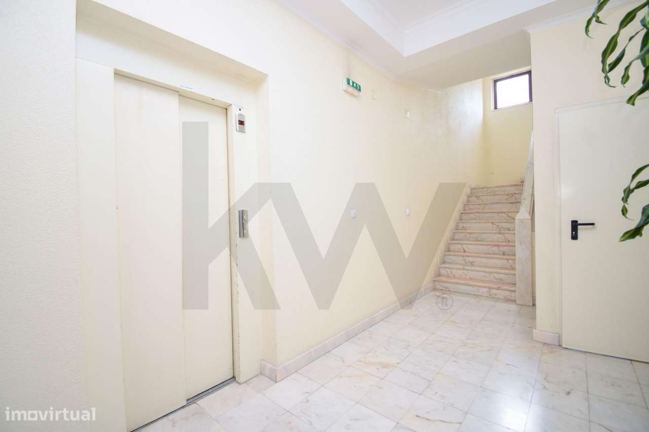 Apartamento T2 | Parqueamento e Arrecadação | Casal da Carochia, Ramad-21