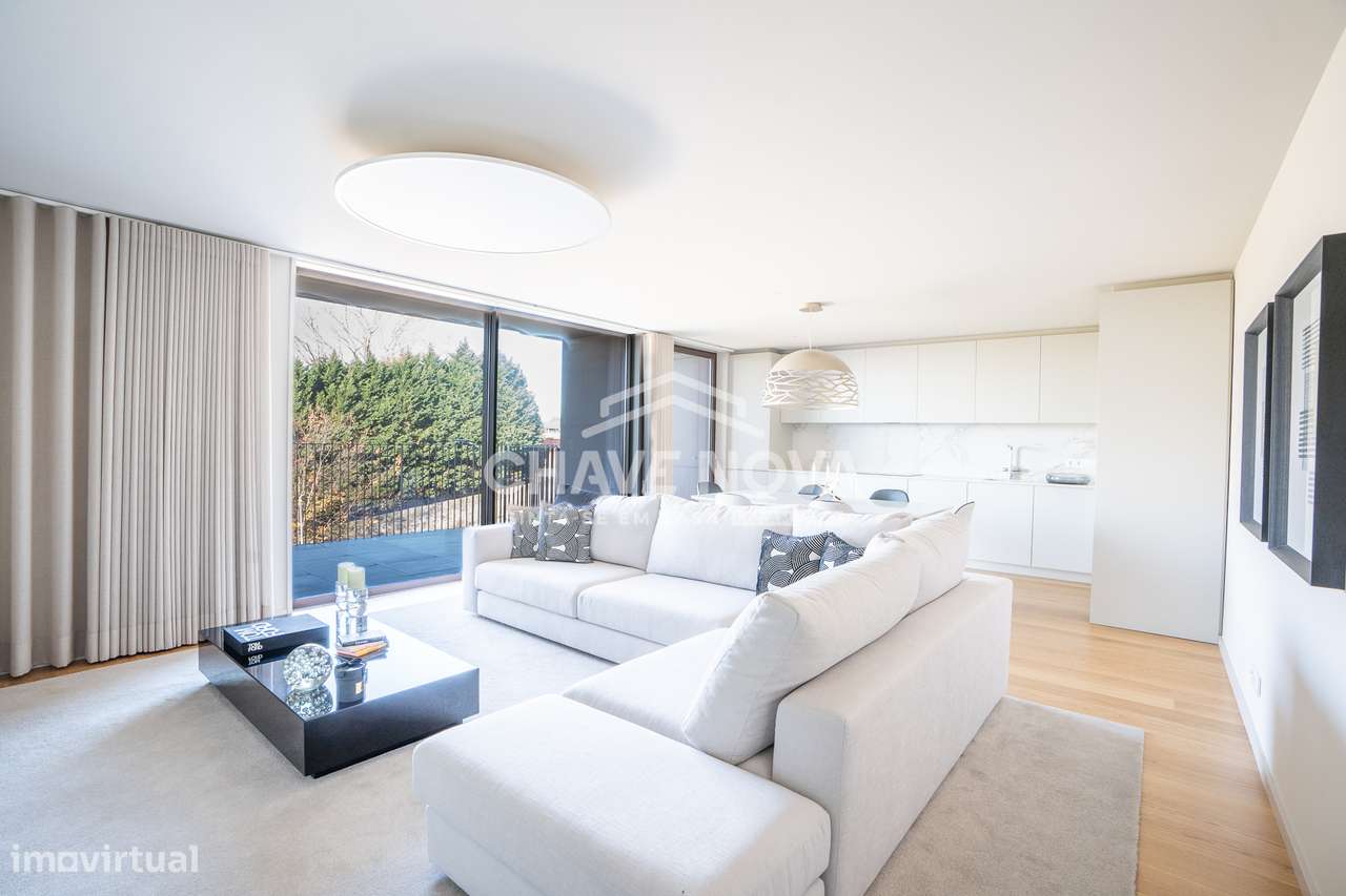 T4 NOVO c/ 148m - Pronto Escriturar - Condomínio Fechado - Grande imagem: 4/20