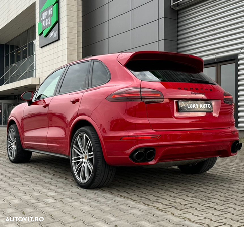 Porsche Cayenne 4.2 L S - 3