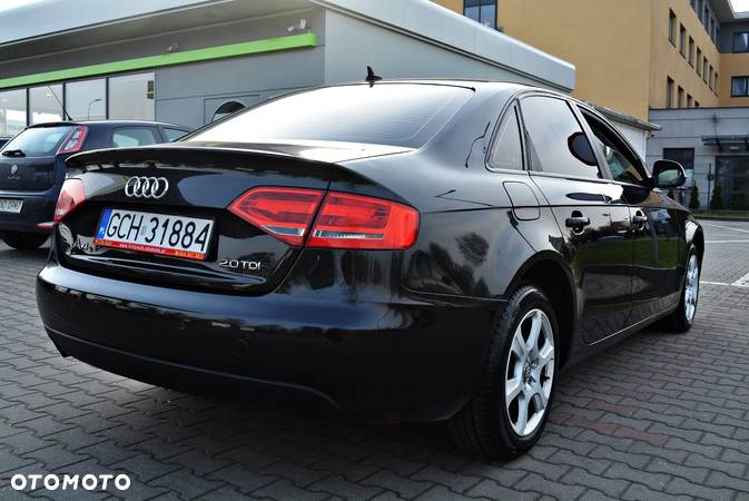 Audi A4 2.0 TDI DPF Ambiente - 4