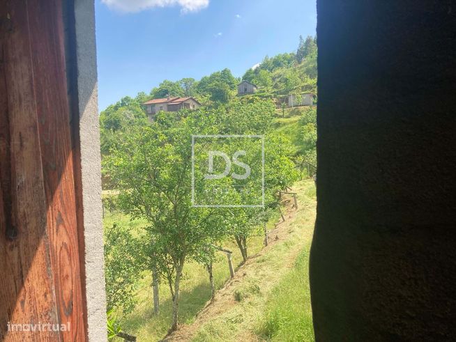 Moradia, 4 206,50 m², Paredes de Viadores e Manhuncelos-15