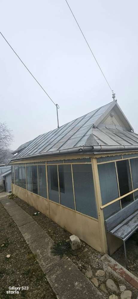 Casă bătrânească în zona Orasului Târgu Neamț, cu teren de 250 mp - Imagine principală: 5/9