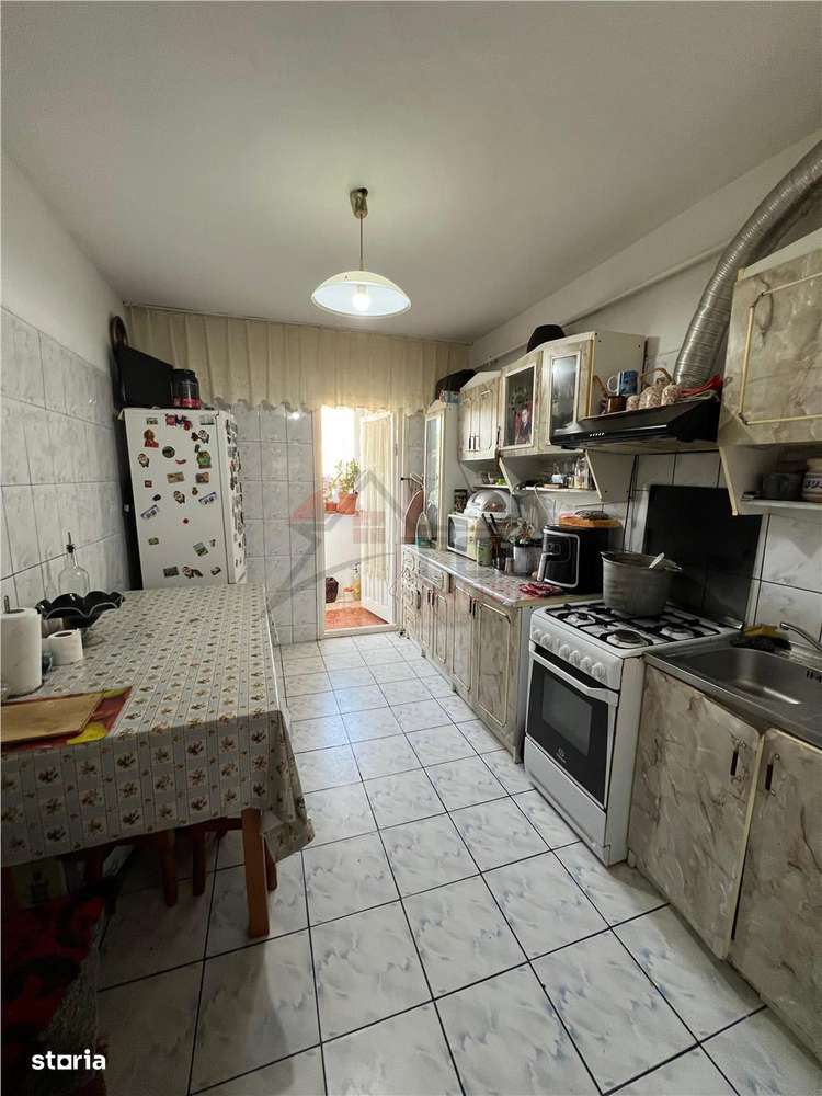 Apartament 3 Camere Decomandat - Gradinari - Imagine principală: 5/11