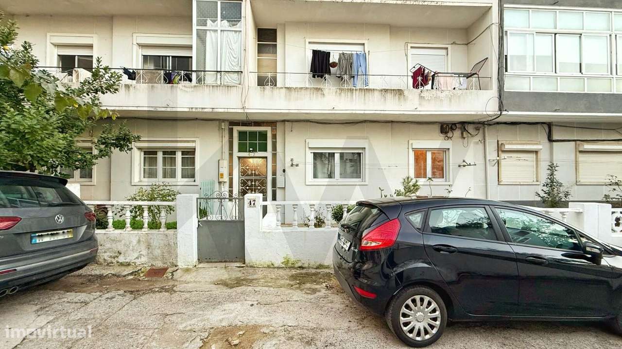 Apartamento T2 com Logradouro – Centro de Almada-19