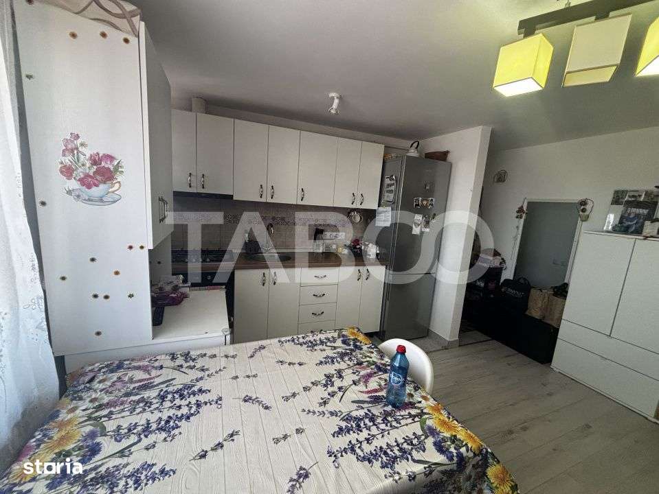 Apartament decomandat vanzare 2 camere 76 mp zona Tiglari - Imagine principală: 3/10