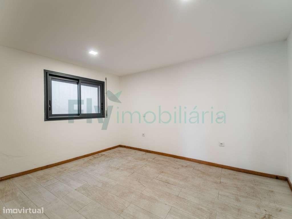 Moradia T2 + Moradia T1 Excelente Oportunidade de Investimento-8