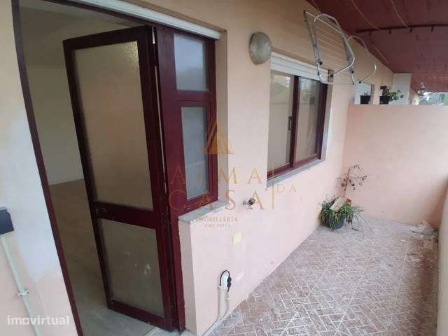 Apartamento T2 Remodelado em Santegãos - Rio Tinto-4