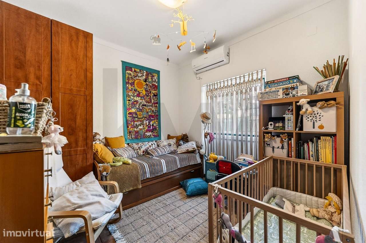 Moradia T3+1 com terraço e jardim em Campolide, Lisboa - Grande imagem: 4/28