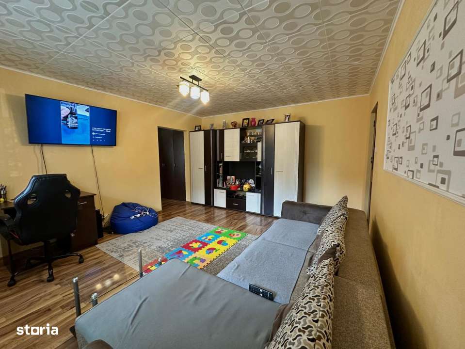 Apartament tip Q cu 2 camere de vanzare in zona Decebal– Oradea - Imagine principală: 2/13