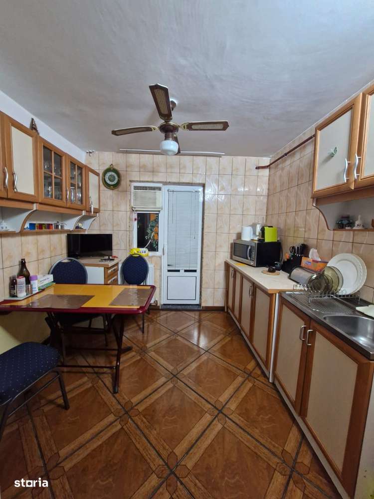 Decomandat, et. 3/4, centrală termică, Brazda-Facultatea Spiru Haret - Imagine principală: 5/9