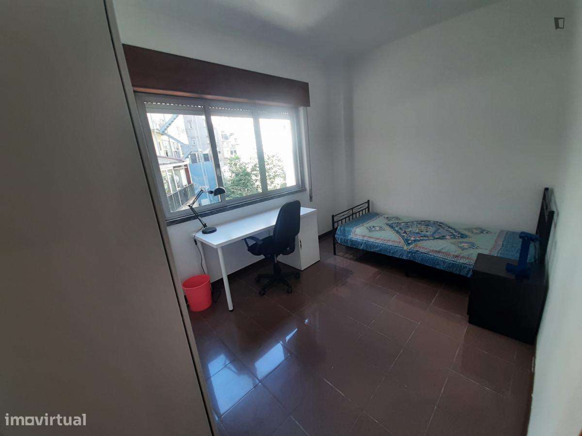 Quarto - localizado em Arroios Lisbon - Grande imagem: 3/10