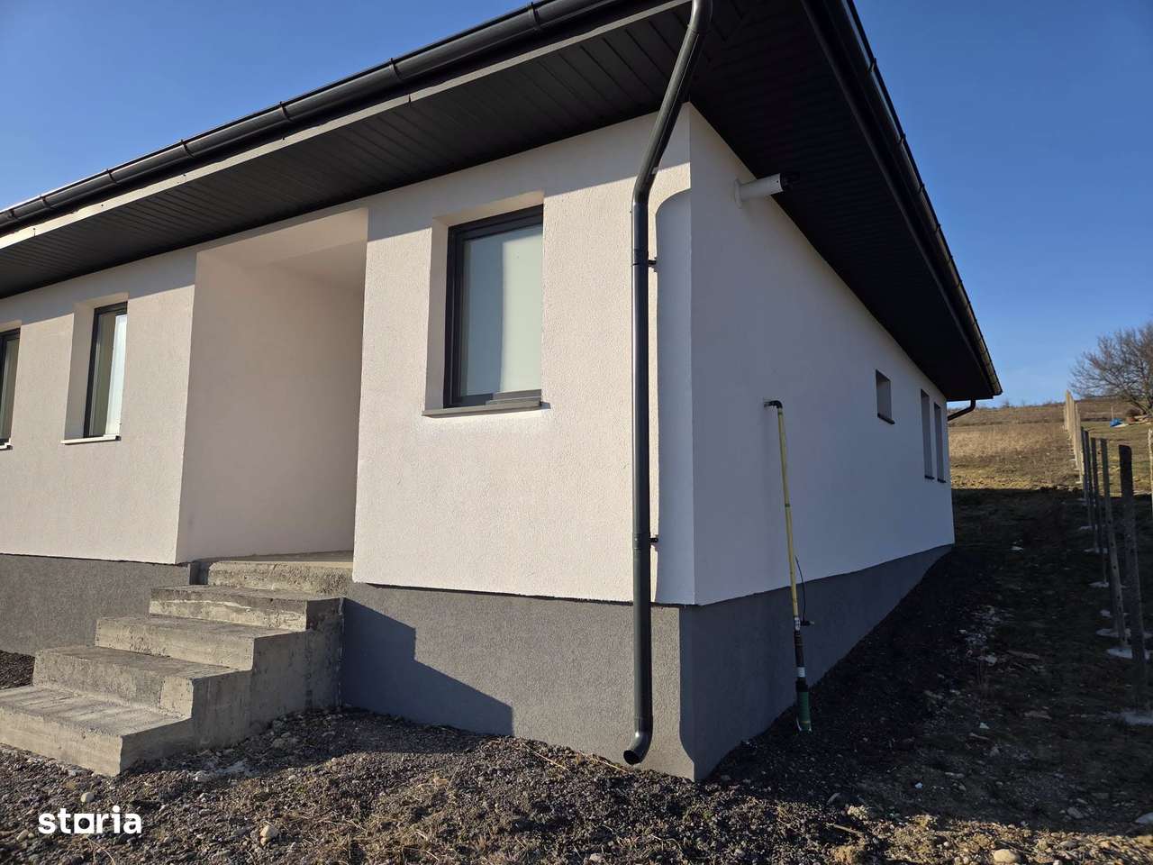 Casă de vânzare, 3 camere, curte 502 mp-0