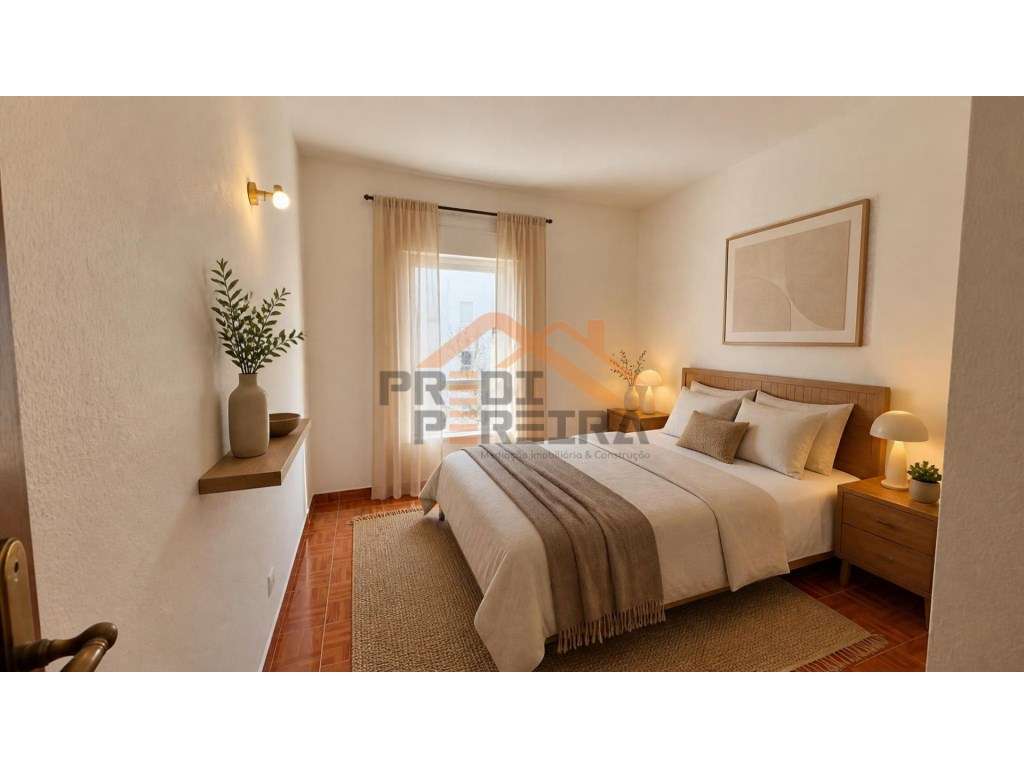 Situado na zona da Torre, em Cascais,, apartamento T2.-7