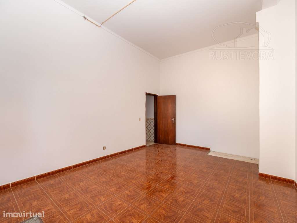 Quinta com armazém de 3 pisos-25