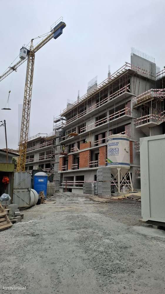 T2 Novo com Varanda - Grande imagem: 2/25